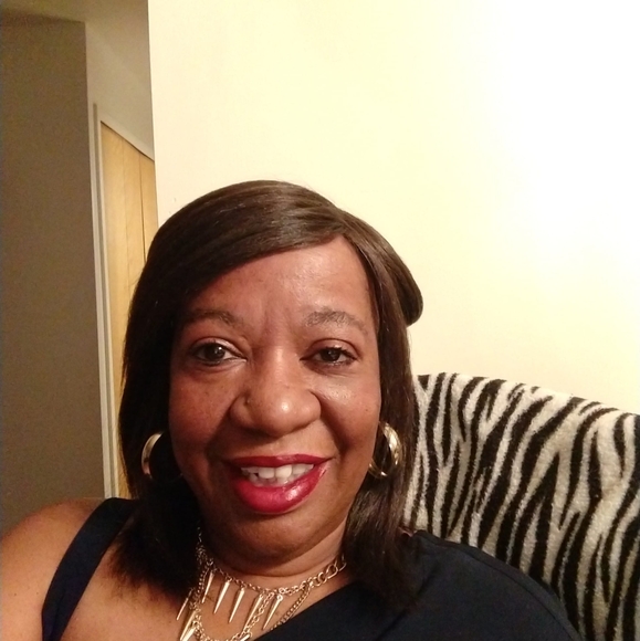 Meet your Posher, Mevelyn - Picture 1 of 1